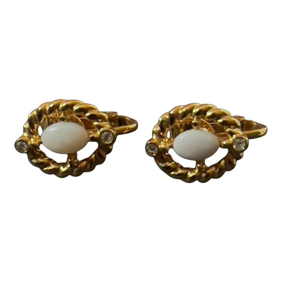 Vintage white opal earrings with rhinestone accents. Clip on dainty - Picture 4 of 8